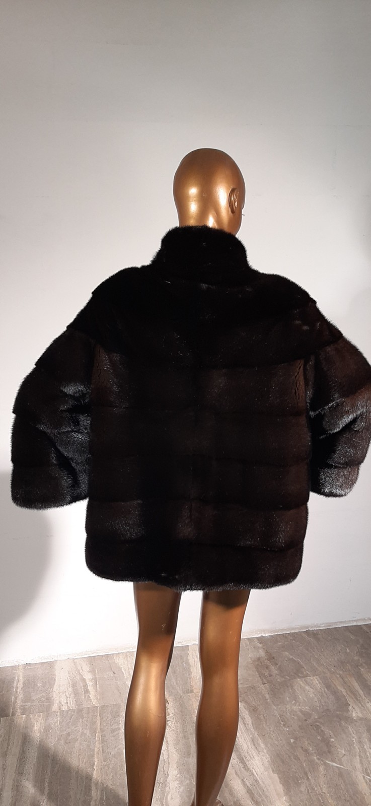 Real Mahogany Mink Fur Jacket with Collar and Horizontal Style