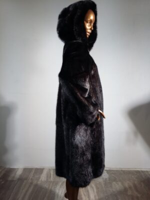 Real Fur Black Mink Fur Coat with Hood