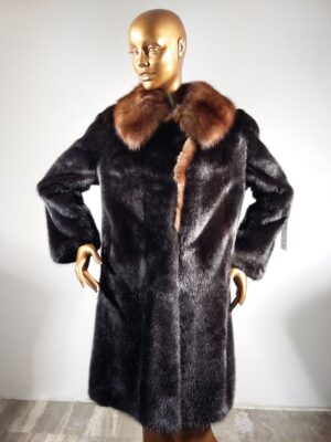 Real Fur Black Mink Fur Coat with Sable Fur Collar