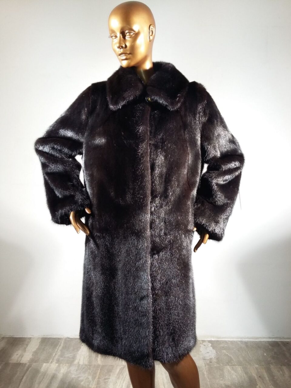Real Fur Black Mink Fur Coat with Collar