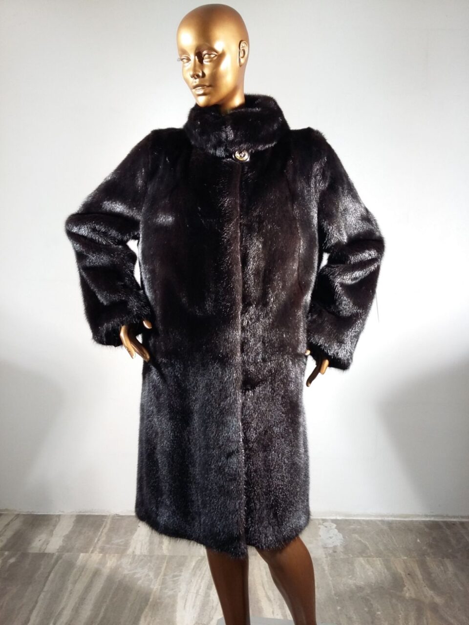 Real Fur Black Mink Fur Coat with Collar